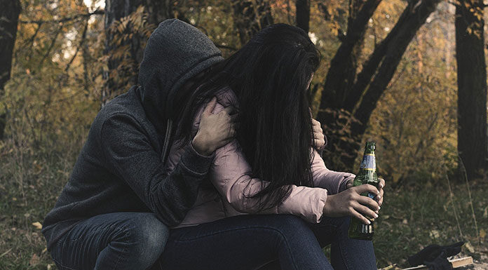 Kobiecy alkoholizm - czym się objawia, jakie są skutki i sposoby leczenia