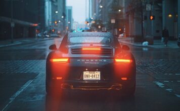 Ile zarabia pracownik Porsche? Ile zarabia pracownik Porsche?